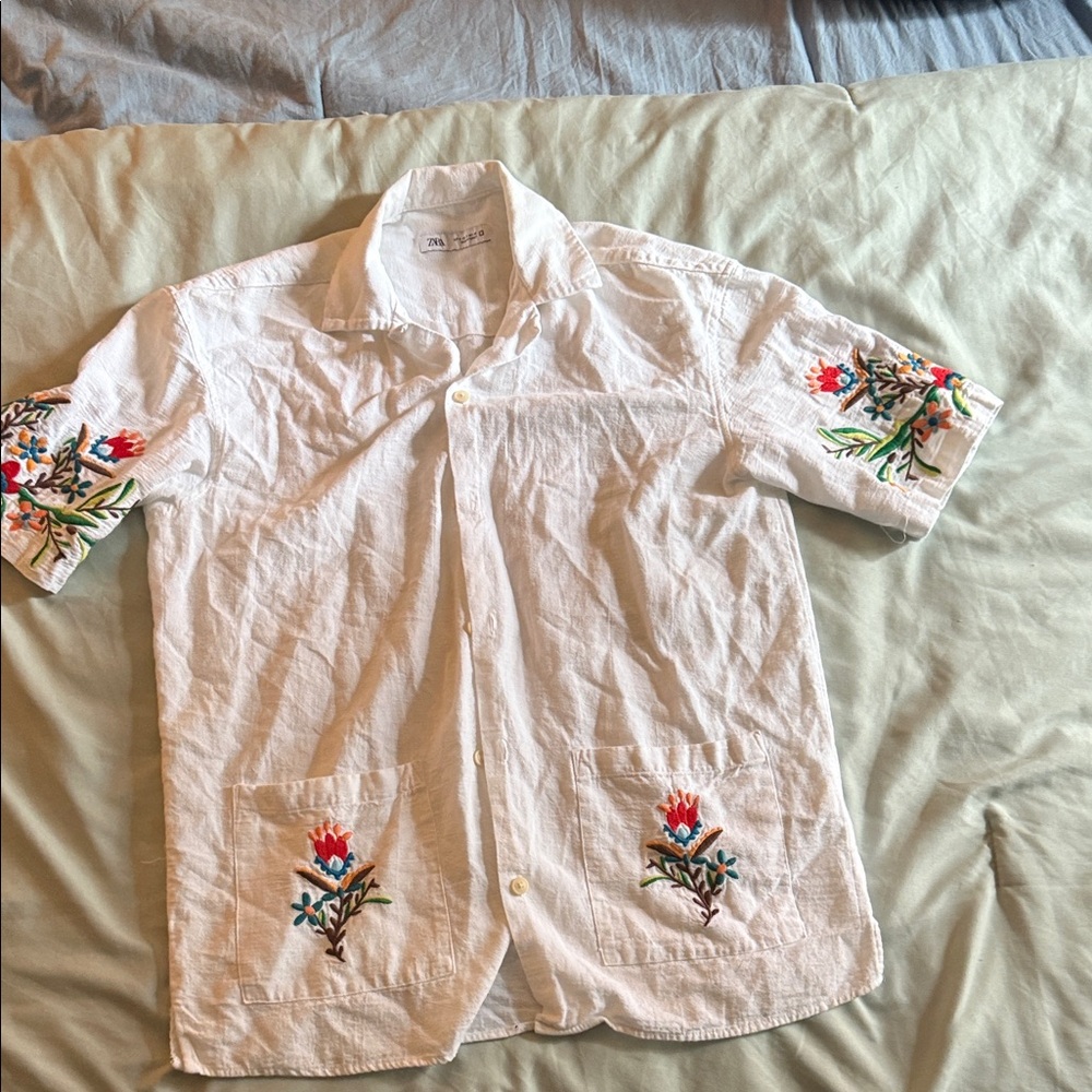 Zara White Button Down Shirt with Floral Embroidery